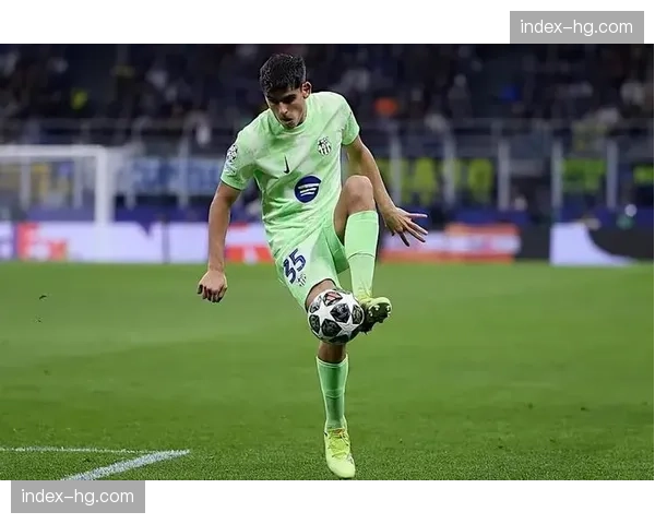 巴萨年轻球员成长机会:防线危机下库巴西与赫拉德·马丁的大赛经验积累价值 巴萨年轻球员成长机会:防线危机下库巴西与赫拉德·马丁的大赛经验积累价值